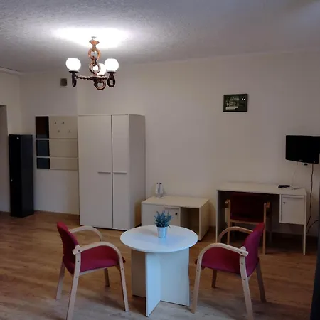 Palac W Porazynie Herberg *