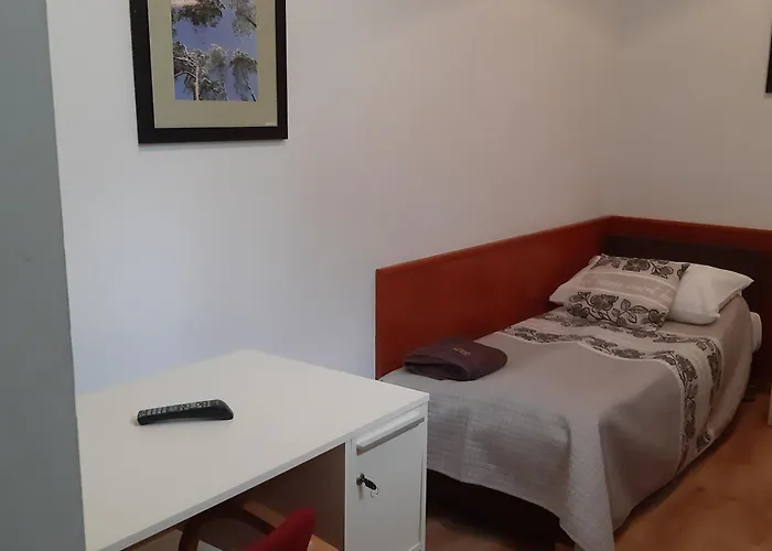 Palac W Porazynie Fogadó *