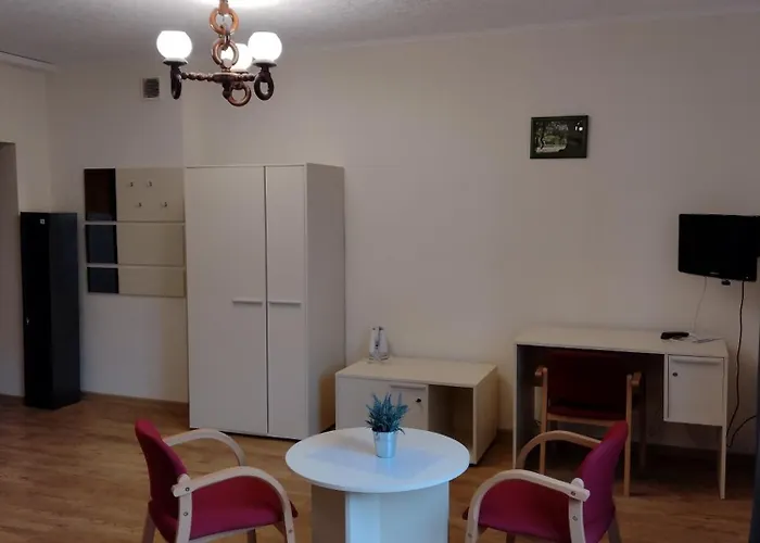 Palac W Porazynie Fogadó *