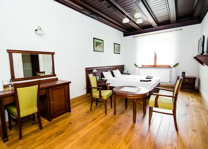 Palac W Porazynie Fogadó *