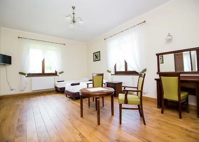 Palac W Porazynie * Опаленица